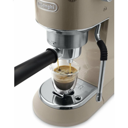Рожковая кофеварка DeLonghi EC885. BG бежевый
