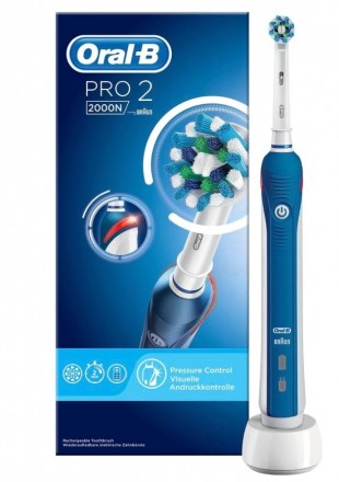 Электрическая зубная щетка Oral-B PRO 2 2000 Cross Action D501.513.2, белый/синий